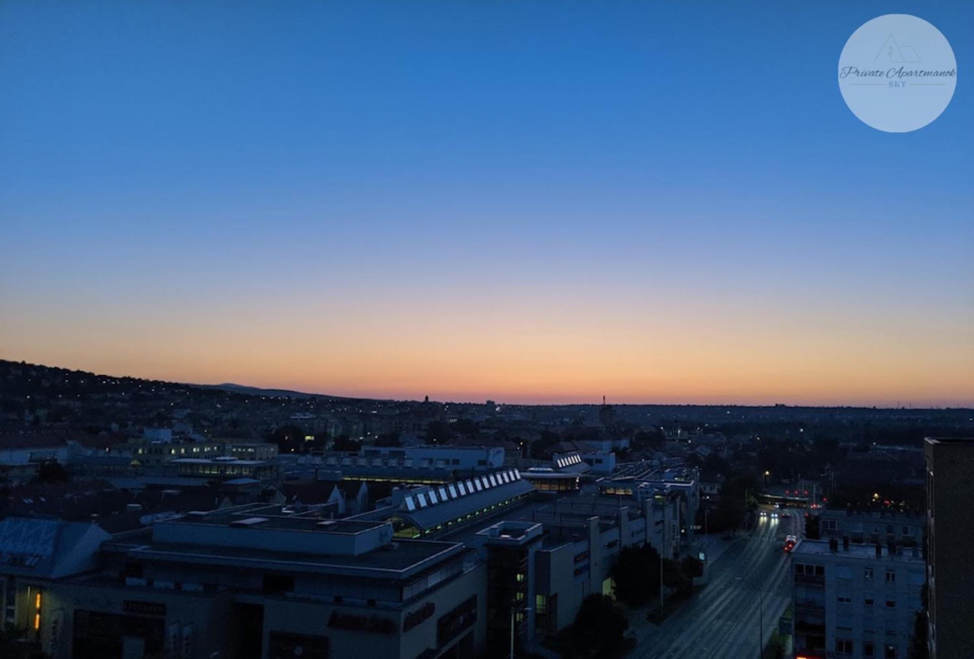 Sky Panorama Apartman Pecs Luaran gambar